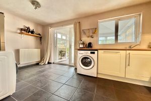 Kitchen/Diner- click for photo gallery